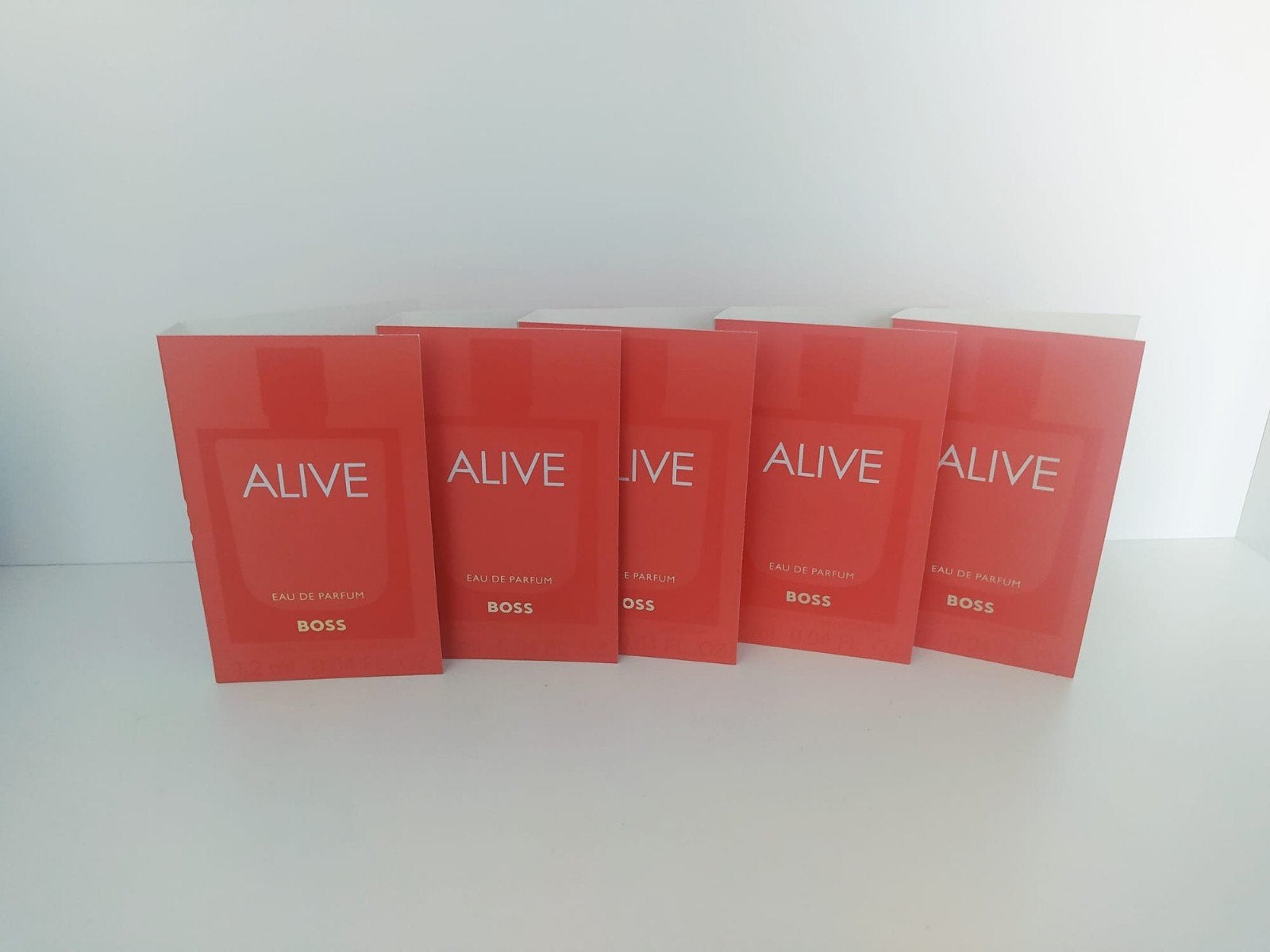 Nieuw 2x Hugo Boss Alive Parfum sample 1,2 ml, Ophalen of Verzenden, Nieuw