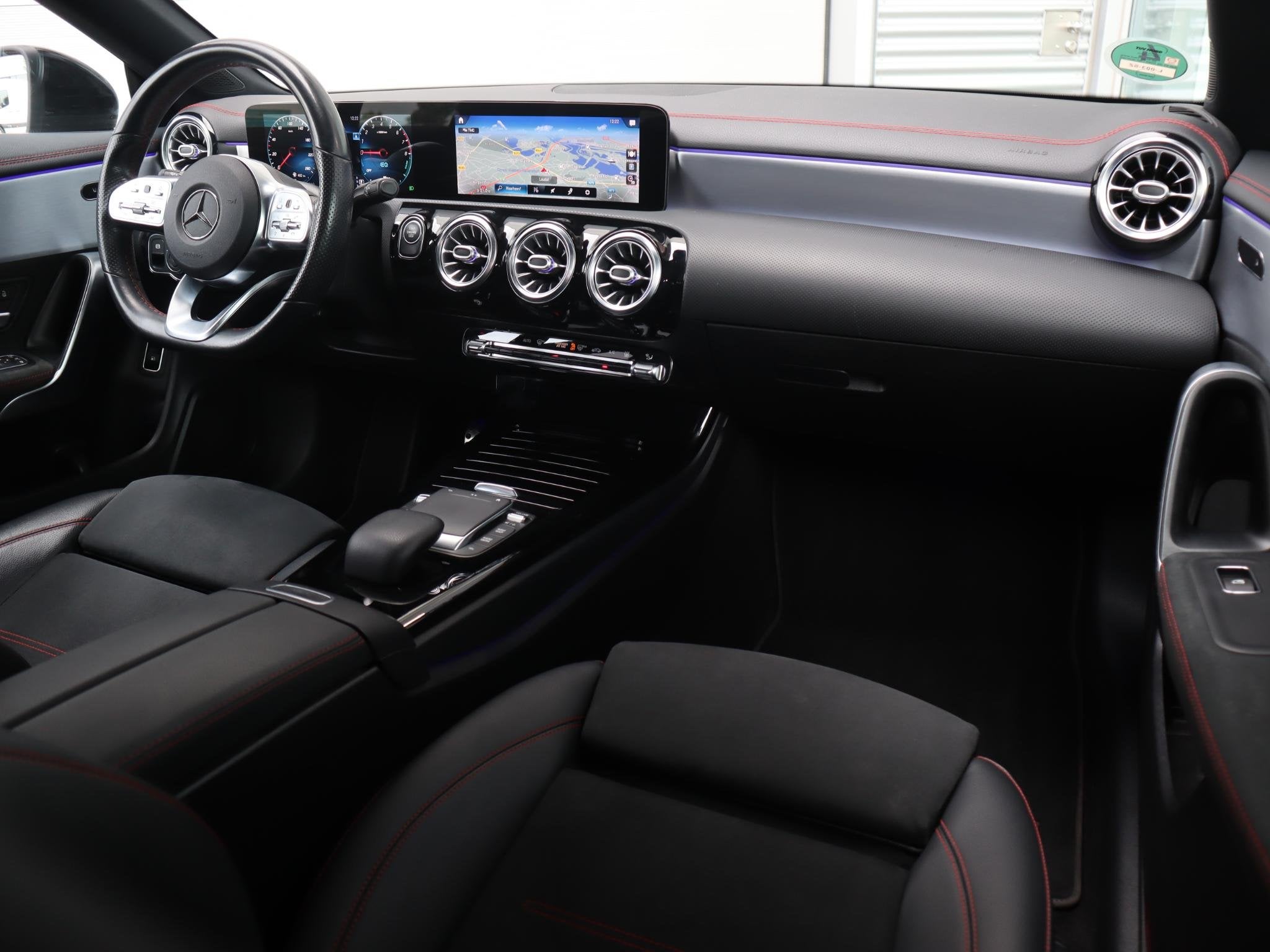 Mercedes-Benz CLA-klasse Shooting Brake 250 e Premium l Pano, Auto's, Stof, Gebruikt, 4 cilinders, Hybride Elektrisch/Benzine