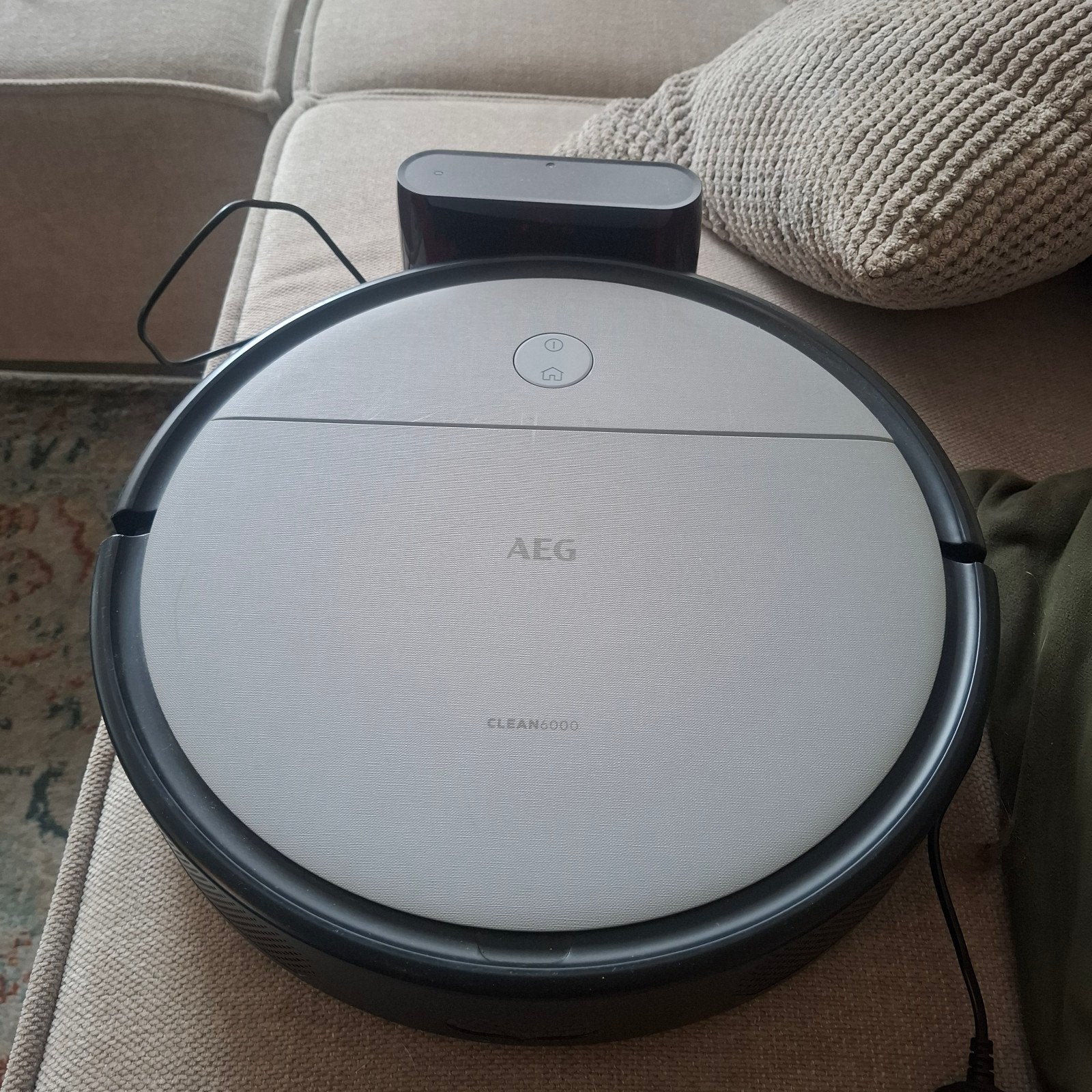 AEG robot stofzuiger 100 euro, Ophalen, Gebruikt, Reservoir, AEG