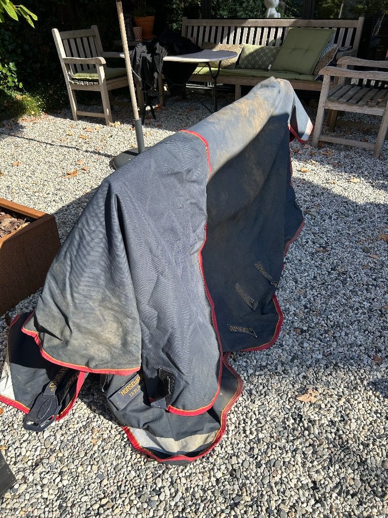 Amigo Bravo deken met rode bies, Full (L), 100 g, Gebruikt, Ophalen of Verzenden
