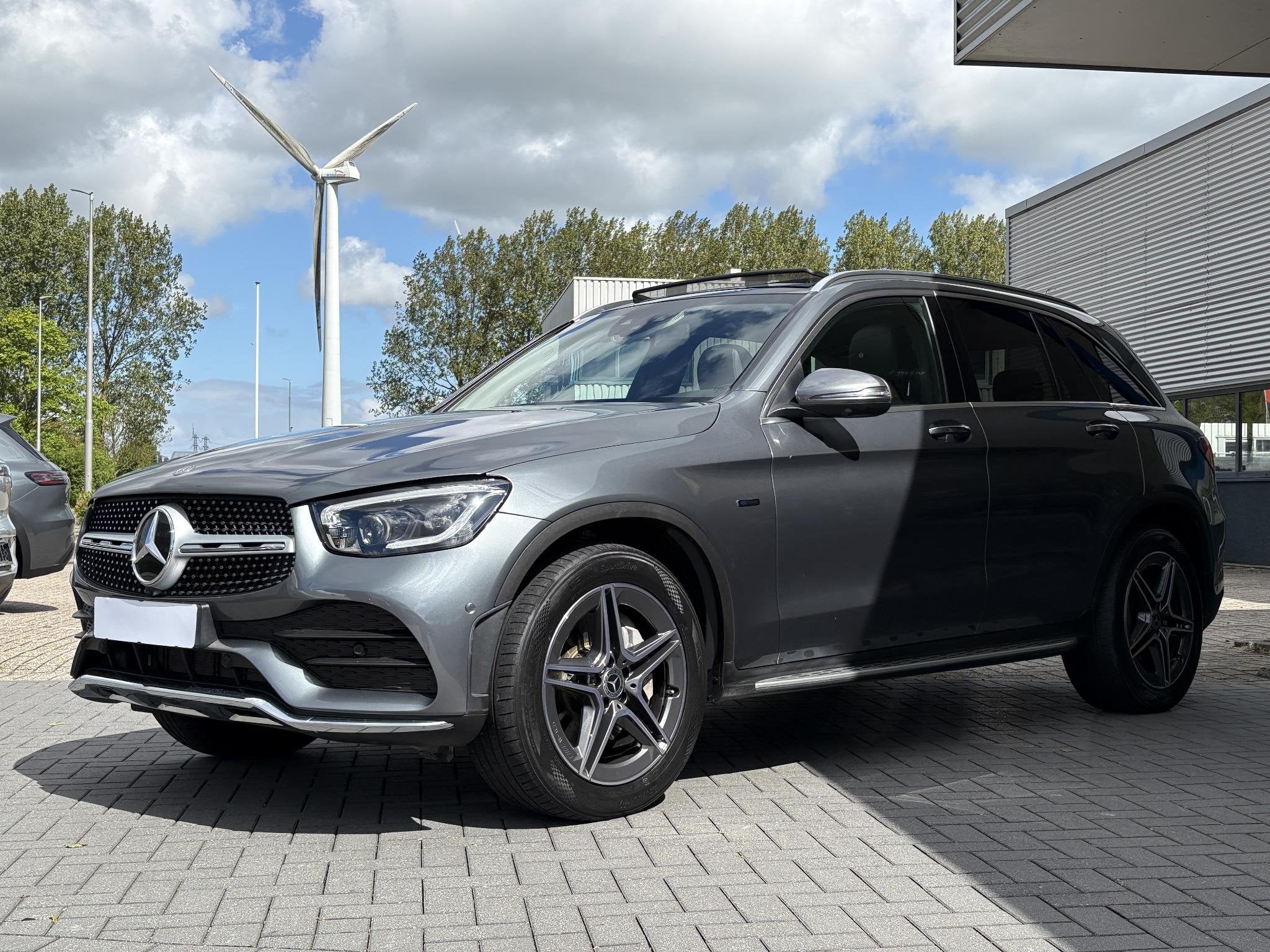 Mercedes-Benz GLC-klasse 300e 4MATIC AMG Line 320pk | PHEV |, Automaat, Dealer onderhouden, 14 kWh, Gebruikt