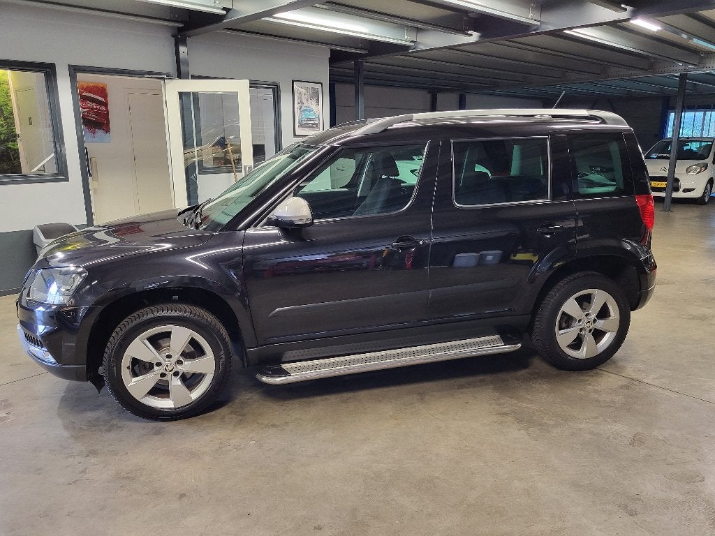 Skoda Yeti 1.2TSI Greentech Joy bj.2016 Zwart / Airco/ Nav., Voorwielaandrijving, Stof, 4 cilinders, USB