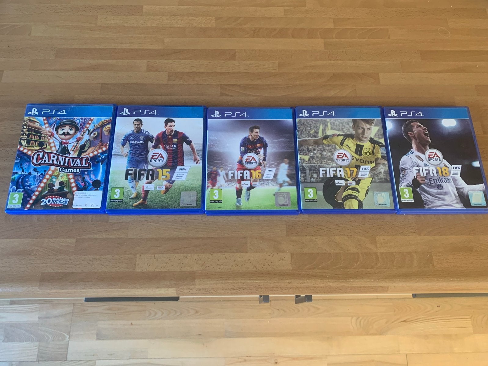 FIFA 15-18 & Carnival Games PS4, Spelcomputers en Games, Games | Sony PlayStation 4, Gebruikt, Eén computer, Ophalen of Verzenden