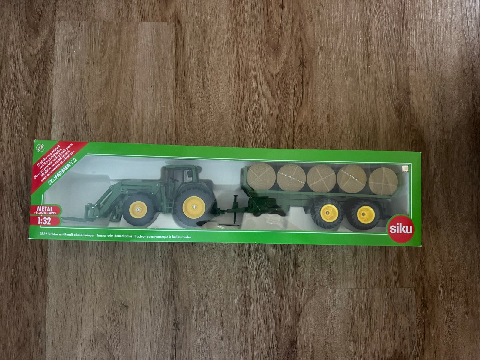 Siku Farmer 1:32 Tractor met Rondballenanhänger nieuw!, Ophalen, Nieuw