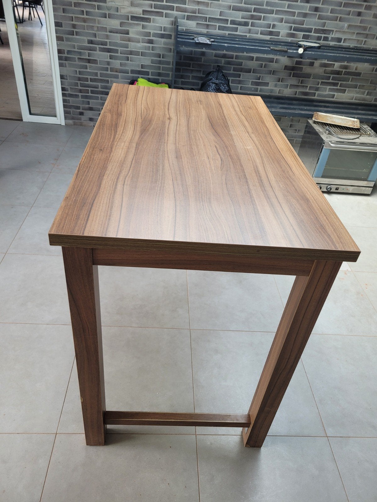 Moderne barkruk met zwart leren zitting, Huis en Inrichting, Barkrukken, Ophalen, 90 cm of meer, Leer, Gebruikt