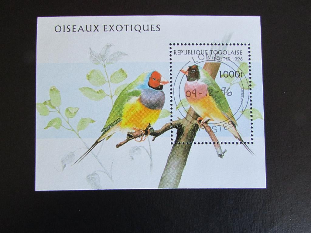 Postzegel Vogel: Velletje met Gould-Amadines uit Togo, Ophalen of Verzenden, Gestempeld, Dier of Natuur