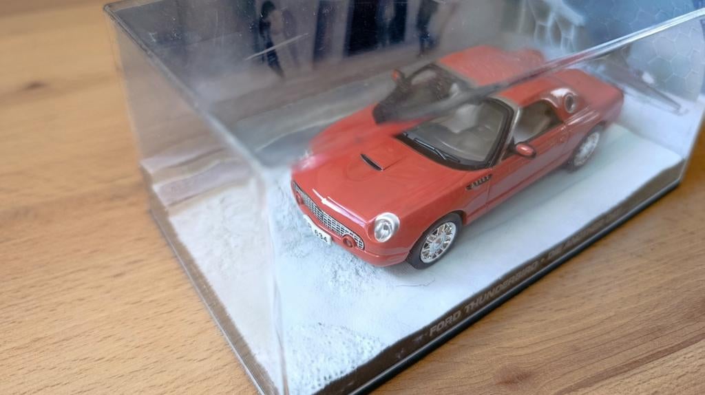 Ford Thunderbird James Bond 1:43  in ovp, Ophalen of Verzenden, Nieuw, Auto, Overige merken