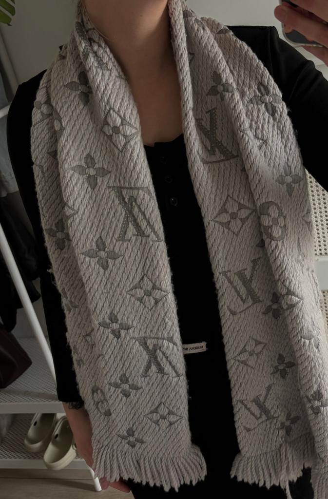 Louis vuitton, Ophalen of Verzenden, Zo goed als nieuw, Maat 38/40 (M), Sjaal