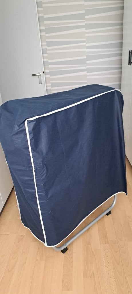 Logeerbed opklapbaar op wieltjes., Huis en Inrichting, Ophalen, Eenpersoons, 190 cm of minder, Zo goed als nieuw