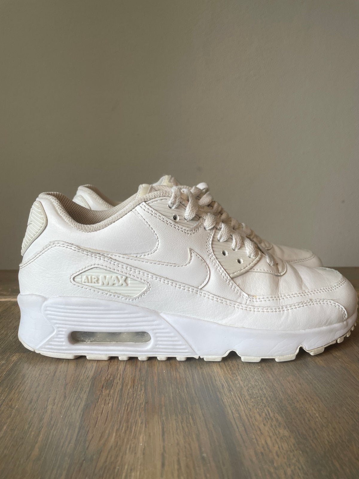 Witte Nike Air Max sneakers maat 38, gedeeltelijk leer, Kleding | Dames, Schoenen, Ophalen, Gedragen, Wit, Sneakers of Gympen