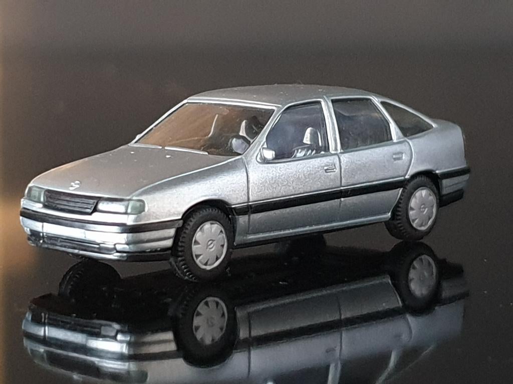 1:87 Opel Vectra A lichtgrijs Herpa € 4, Hobby en Vrije tijd, Modelauto's | 1:87, Verzenden, Zo goed als nieuw, Auto, Herpa