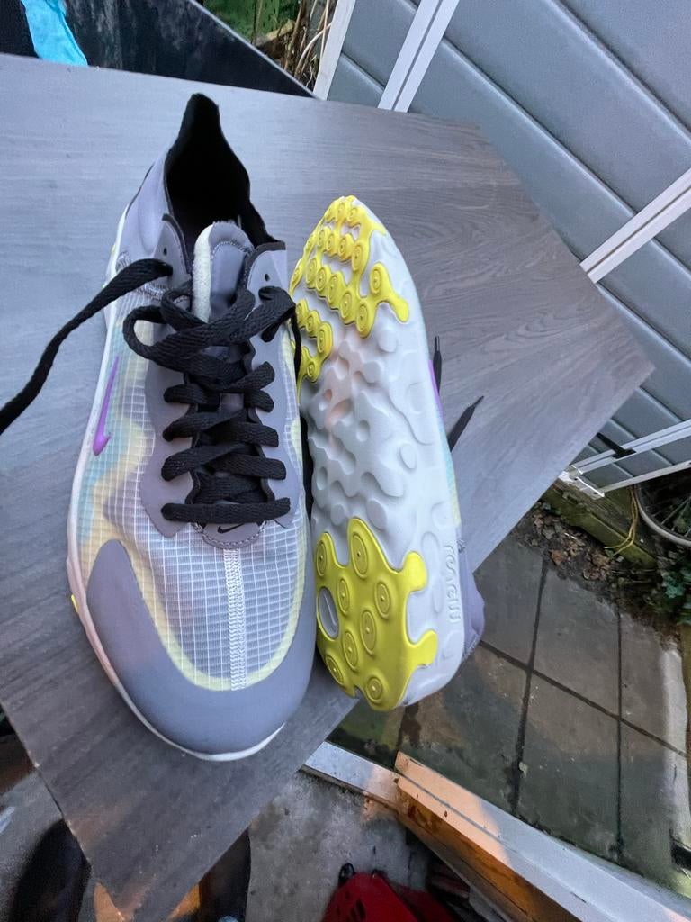 Nieuwe Nike loopschoenen - Zeer licht - Maat 45.5, Ophalen of Verzenden, Nieuw, Sportschoenen