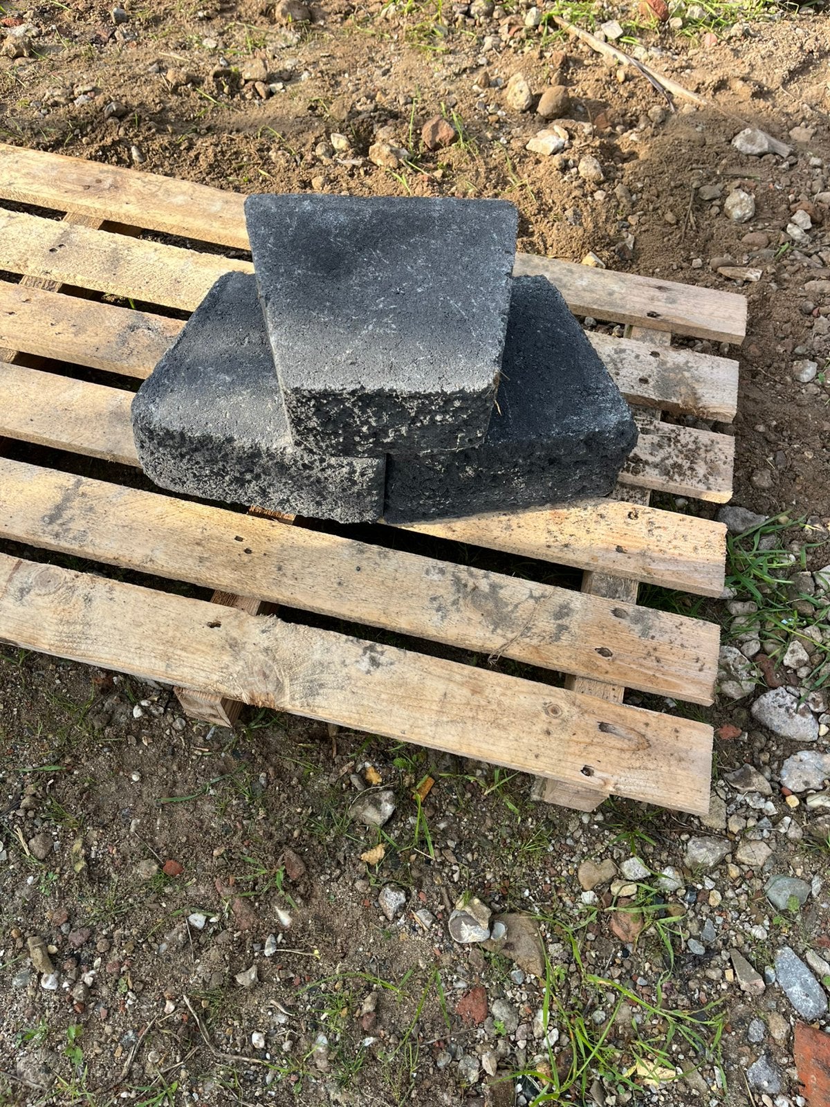 Pilestone Trapezium 23/17x21,5x10, Ophalen, Zo goed als nieuw