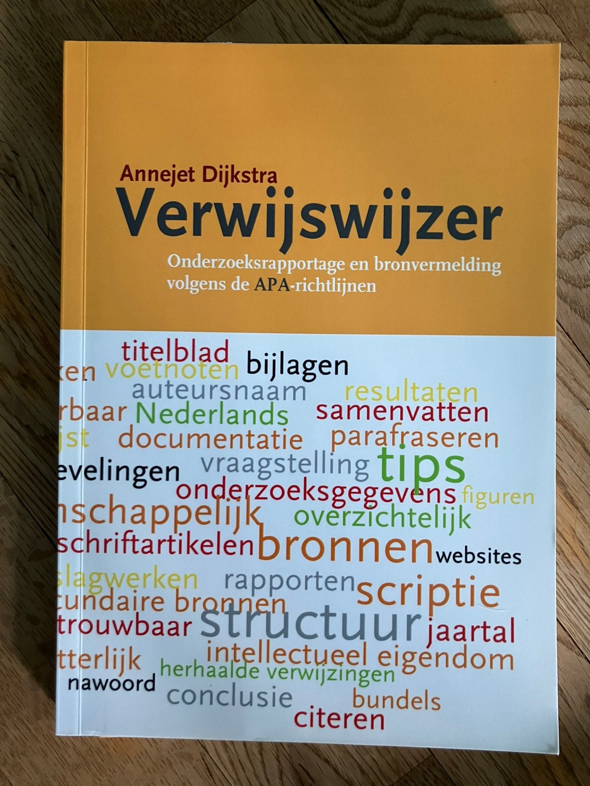 Annejet Dijkstra - Verwijswijzer, Ophalen of Verzenden, Zo goed als nieuw, Annejet Dijkstra