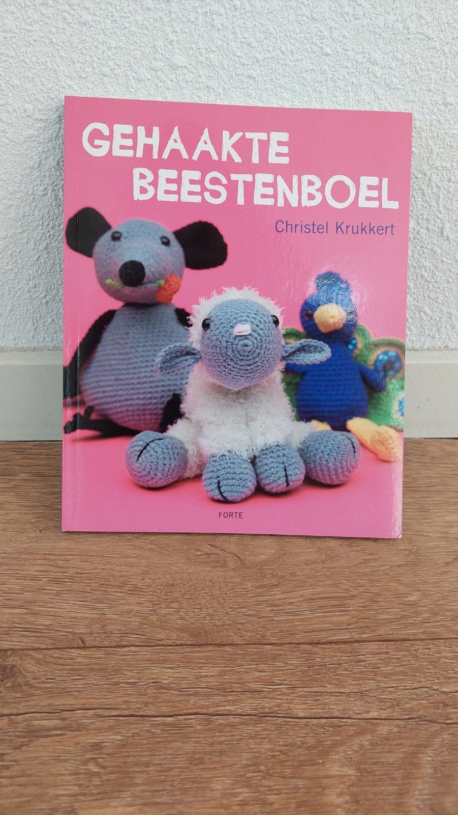 Gehaakte Beestenboel - Haakboek voor leuke beestjes, Hobby en Vrije tijd, Ophalen of Verzenden, Zo goed als nieuw, Haken, Patroon of Boek