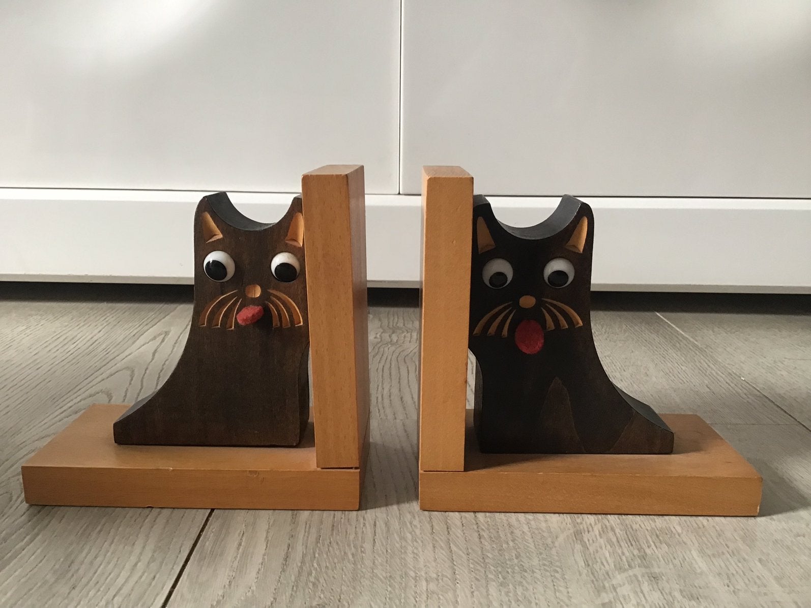 Vintage houten boekensteunen jaren ‘70 katten, Vintage houten boekensteunen jaren ‘70 katten, Vintage houten boekensteunen jaren ‘70 katten