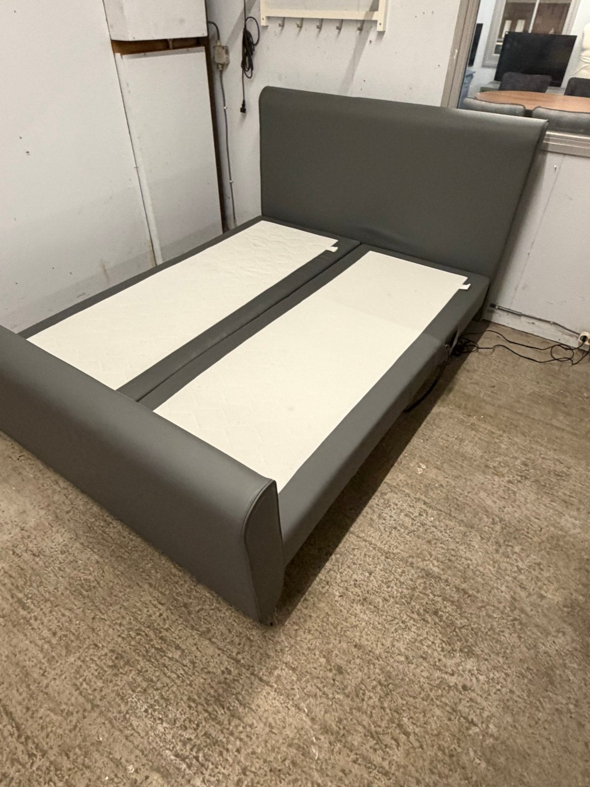 2 persoons elektrische boxspring inclusief matrassen 160/200, Ophalen, ., Wit, Tweepersoons