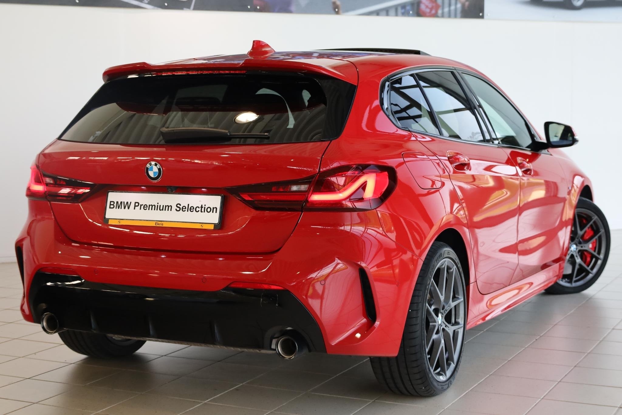 BMW 1 Serie 120i M Sport PRO | Panoramadak | Adaptieve LED |, Auto's, 1998 cc, 730 kg, Gebruikt, 4 cilinders