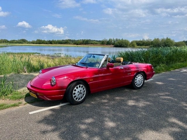 Alfa Romeo Spider 2.0 U9 1992 Rood, 1965 cc, Achterwielaandrijving, Beige, 4 cilinders