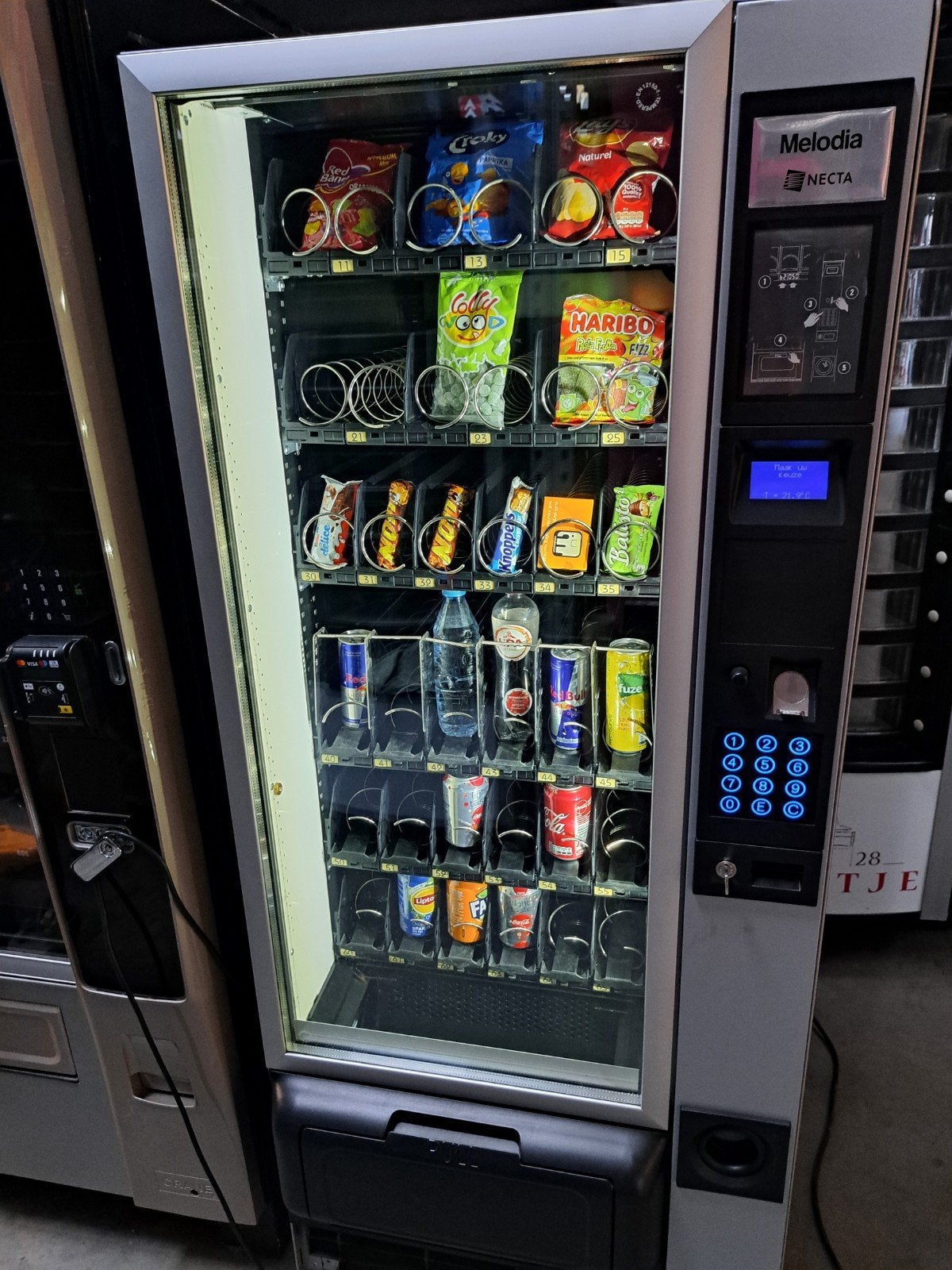 fris / snack automaat gekoeld compact model, Ophalen