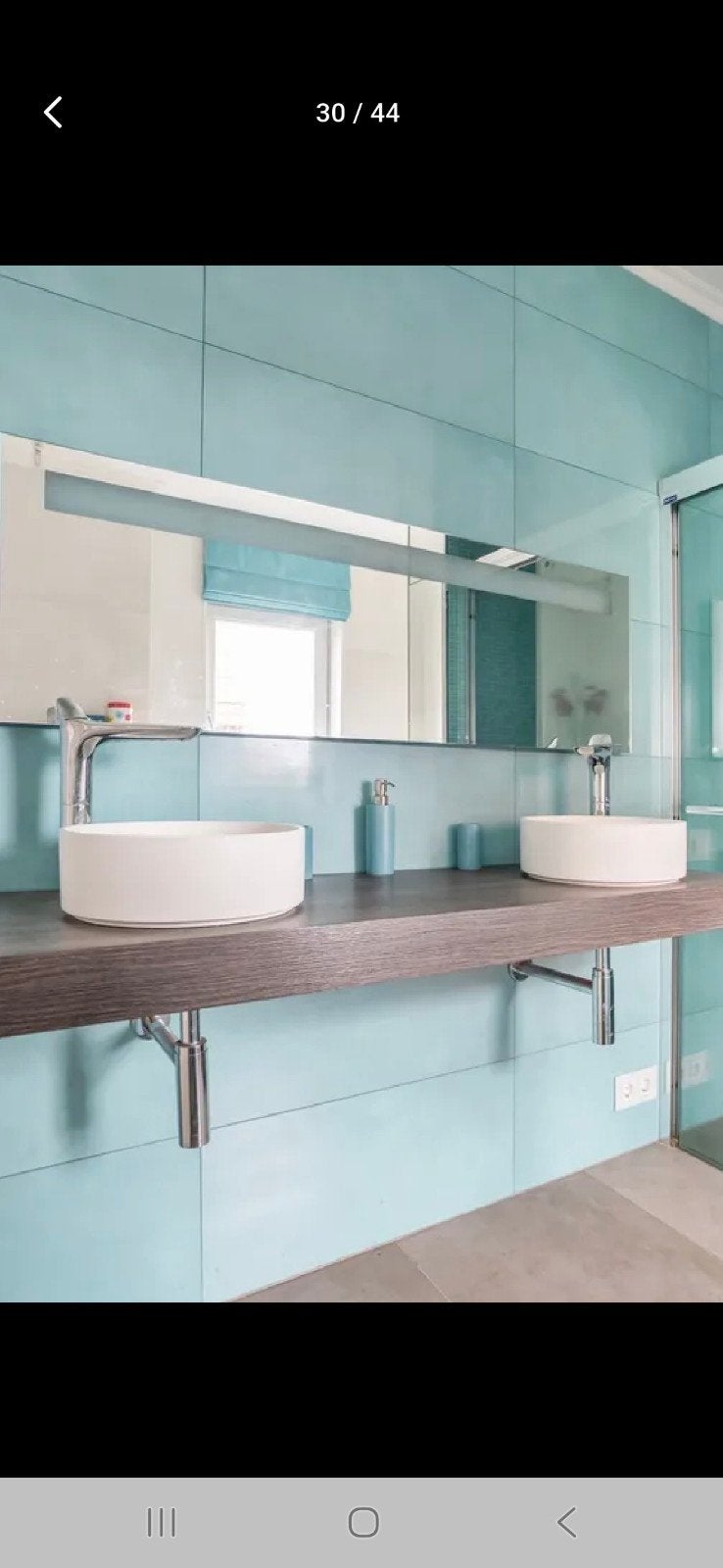 Moderne badkamer met dubbele wastafel en spiegel, Ophalen, Zo goed als nieuw