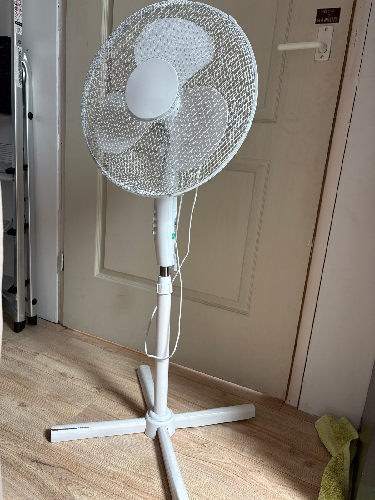 Staande ventilator - werkt perfect, lichte beschadiging voet, Witgoed en Apparatuur, Ophalen, Gebruikt, Statiefventilator