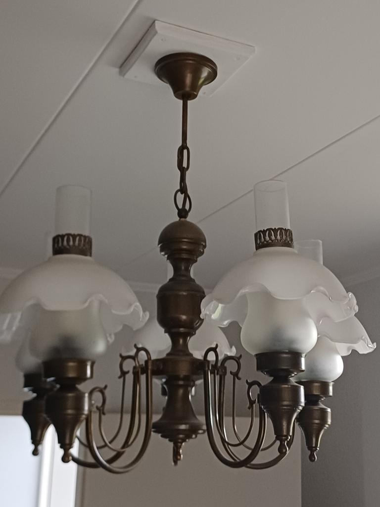 Oude vintage hanglamp, Ophalen