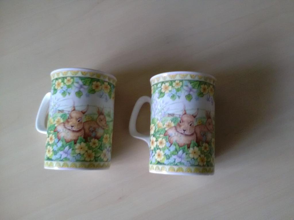2 royal doulton mokken  woodland friends, Ophalen of Verzenden, Overige stijlen, Kop(pen) en/of Schotel(s)