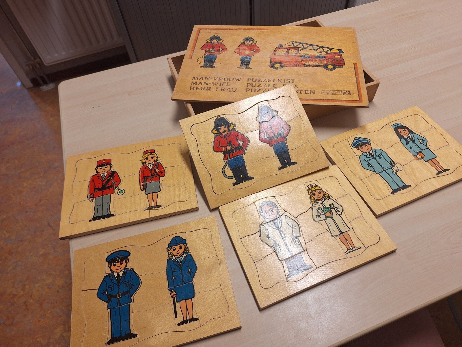 Puzzeltjes, Ophalen, Poppenhuis
