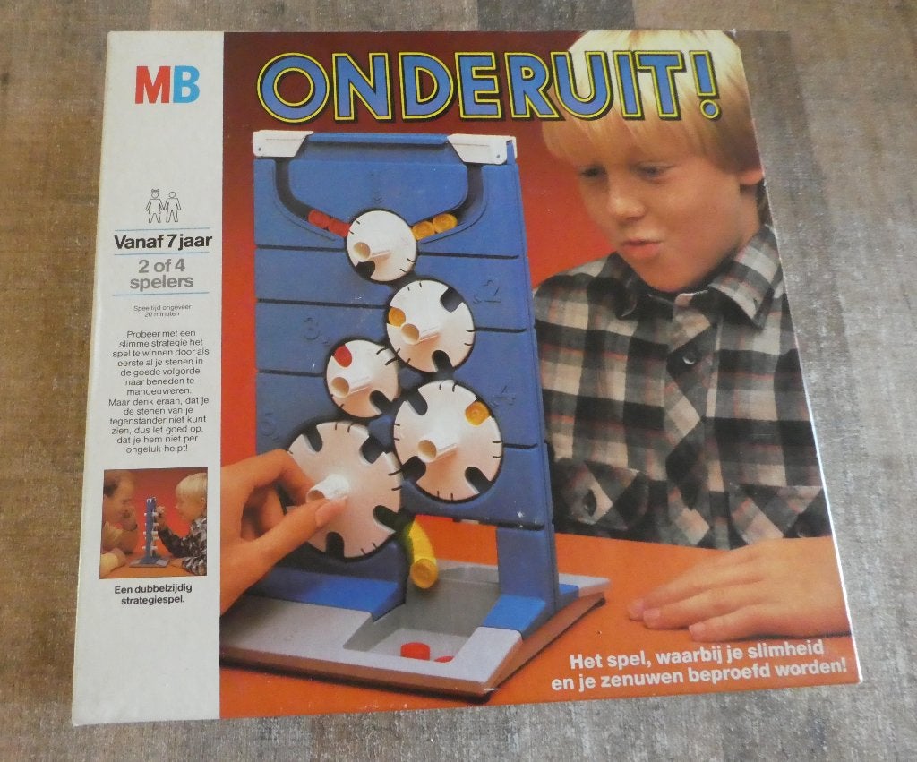 Onderuit MB vierkante doos vanaf 7 jaar. (2), Hobby en Vrije tijd, Gezelschapsspellen | Bordspellen, Een of twee spelers, Ophalen of Verzenden