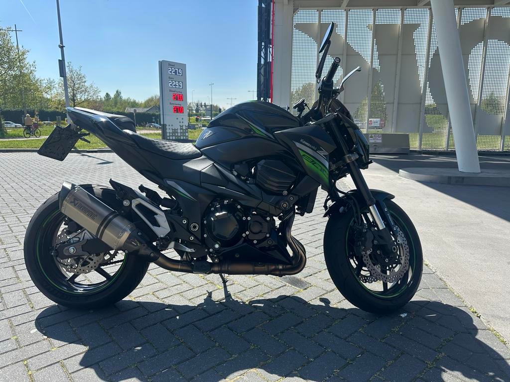 Kawasaki Z800 - Krachtige Naked Bike met Akrapovic uitlaat, 4 cilinders, Motorrijbewijs A, Gebruikt, Meer dan 35 kW