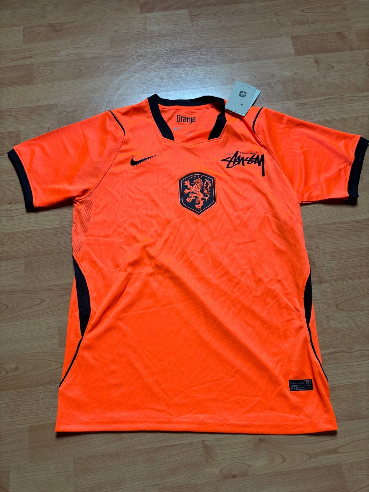 Nike x Stussy Oranje Voetbalshirt KNVB, Ophalen of Verzenden, Nieuw, Maat 48/50 (M), Oranje