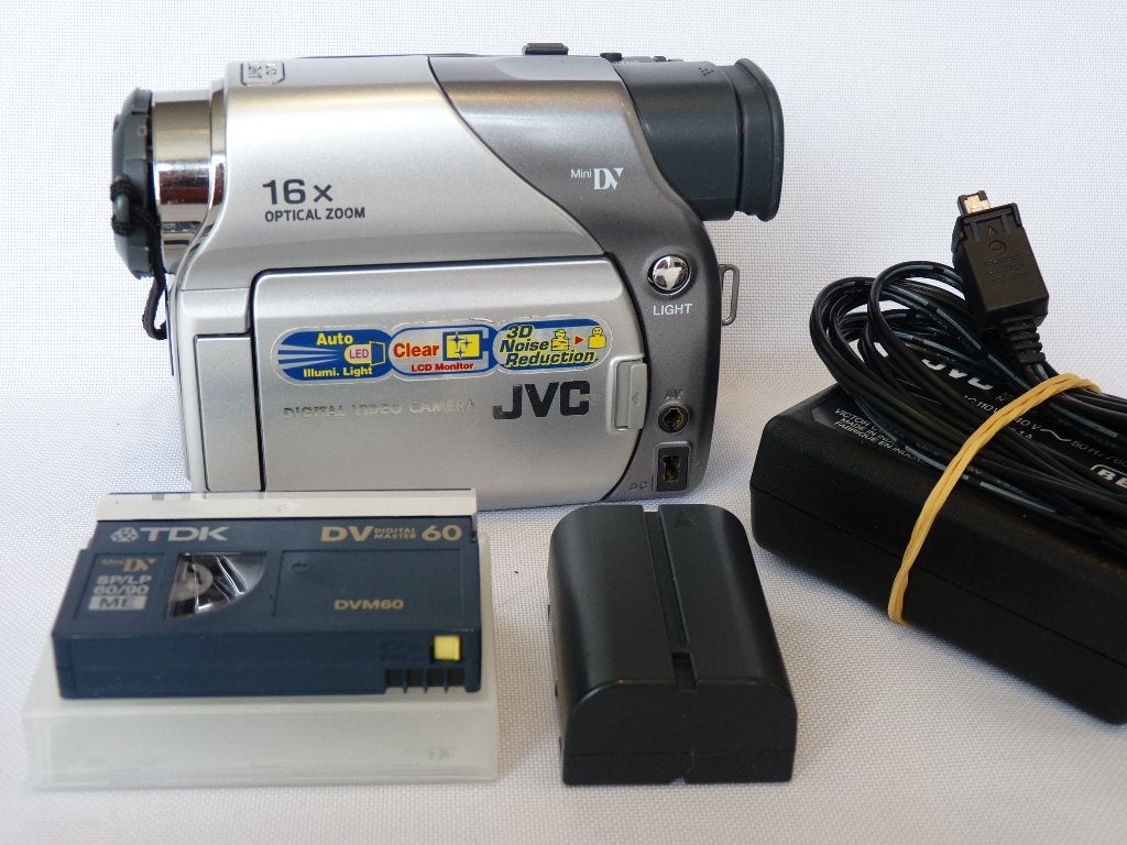 JVC GR-D23E MiniDV accu, adapter, boekje, tasje, Mini dv, Ophalen of Verzenden, Zo goed als nieuw, 8 tot 20x