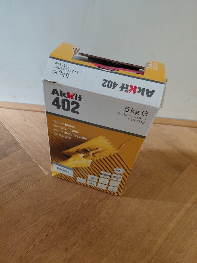 AKKit 402 tegellijm 4.5kg, Doe-het-zelf en Verbouw, Tegels, Ophalen, Overige materialen, Minder dan 20 cm, 10 m² of meer
