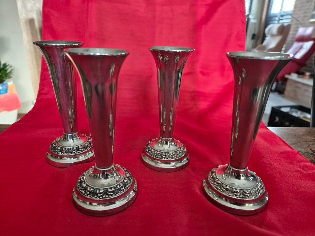 iante England | 4 vintage verzilverde bud-vazen | jaren '40, Antiek en Kunst, Antiek | Vazen, Ophalen of Verzenden