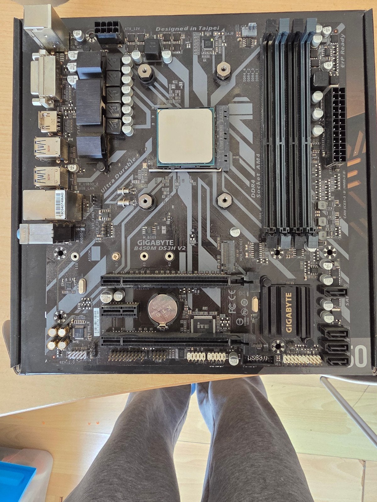 Gigabyte B450M DS3H V2 Moederbord met Ryzen 5 2600X, Ophalen of Verzenden