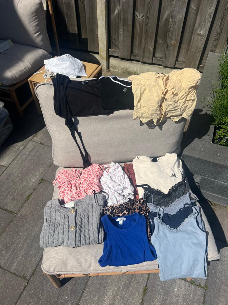 Set van 25+ tops en t-shirts, XS/S - Zara, Loavies, H&M, Kleding | Dames, Tops, Ophalen of Verzenden, Zo goed als nieuw, Maat 34 (XS) of kleiner