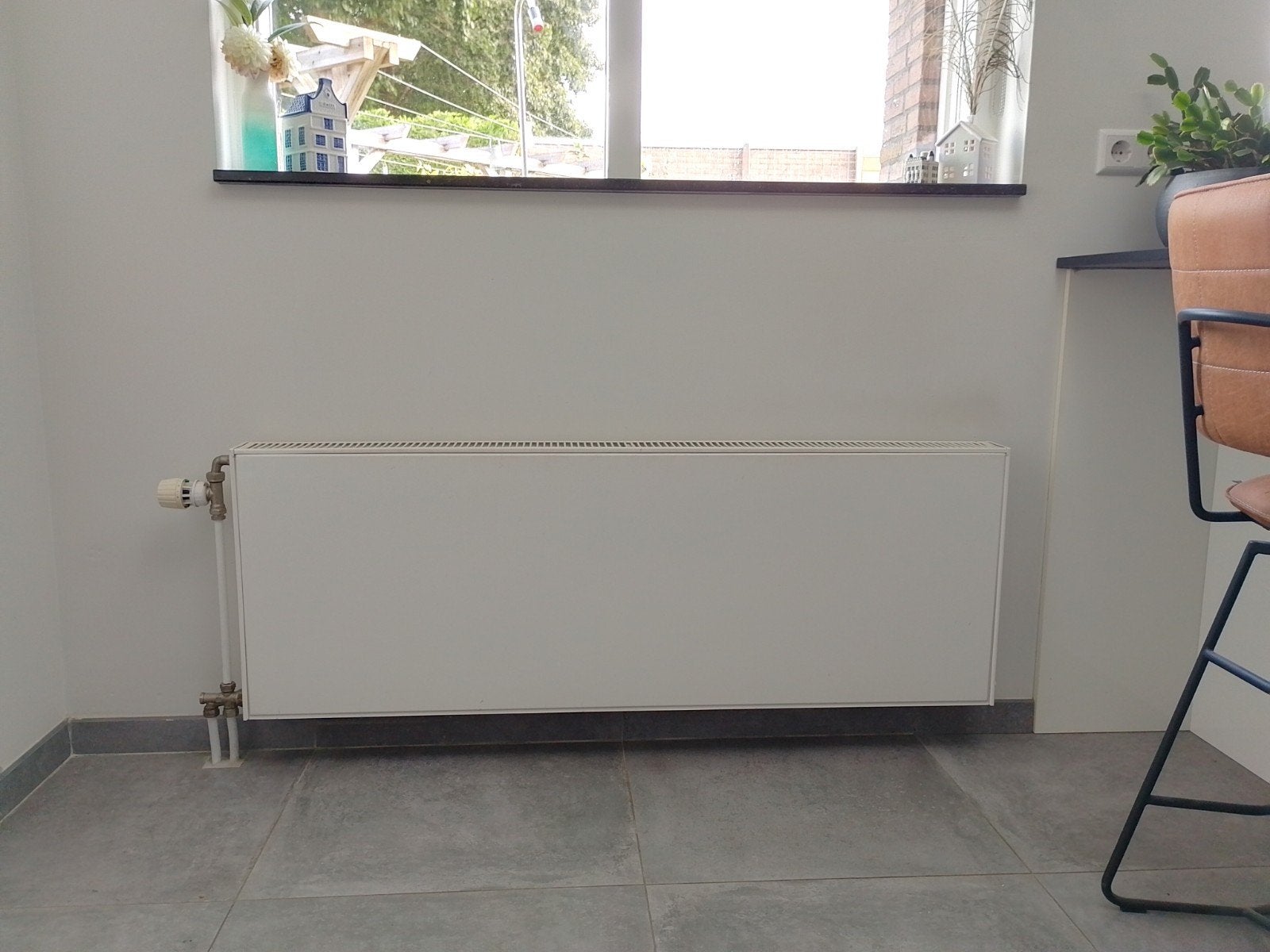 Witte radiator, zo goed als nieuw, Ophalen, 30 tot 80 cm, Radiator, Zo goed als nieuw