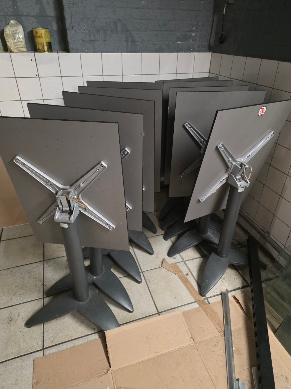 Partij gebruikte horeca tafels 12 stuks, Ophalen, Gebruikt