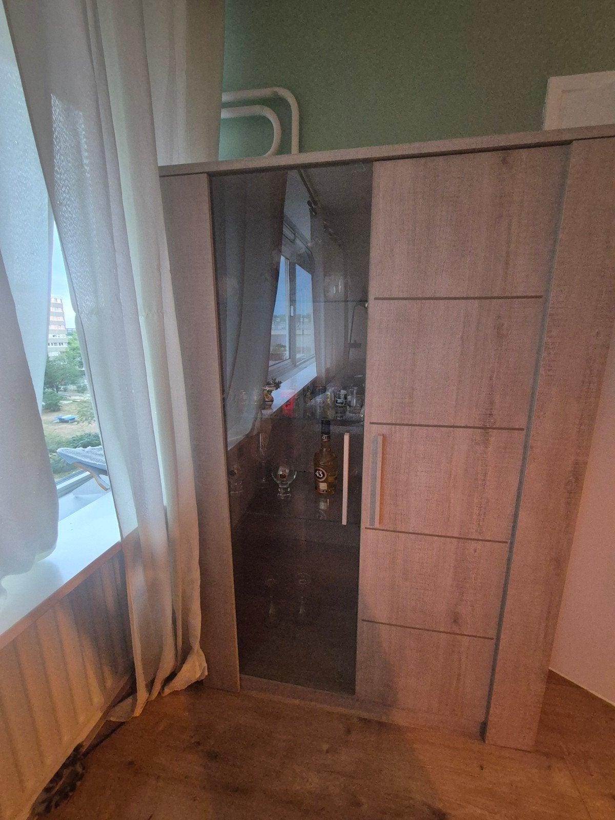 Vitrinekast met glazen deur en planken, Ophalen, 100 tot 150 cm, Glas, Modern