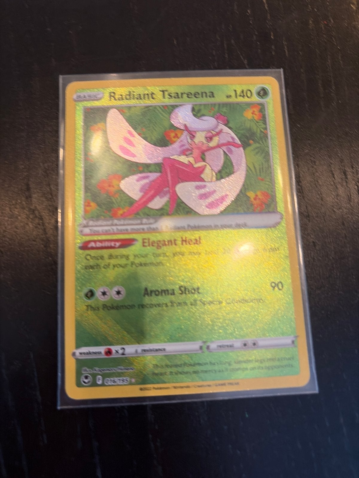 Radiant Tsareena Pokémon kaart (Foil), Ophalen of Verzenden, Zo goed als nieuw, Losse kaart, Foil