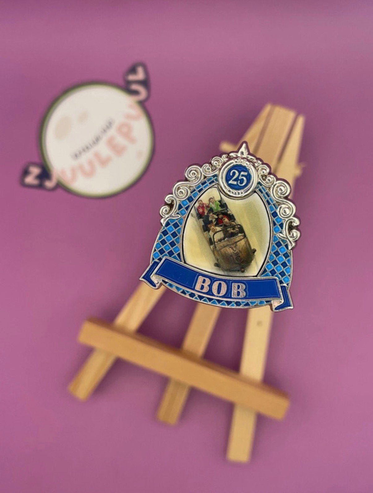 Efteling pin BOB 25 jaar - epp177, Zo goed als nieuw, Efteling, Efteling, Button of Speldje