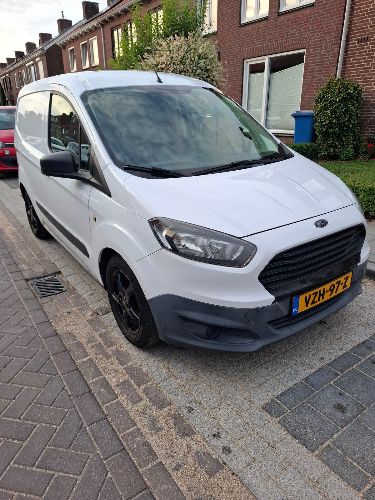 Ford Transit Courier GB 1.0 Ecoboost 100pk 2014 Wit, 100 pk, Wit, Handgeschakeld, 19 km/l