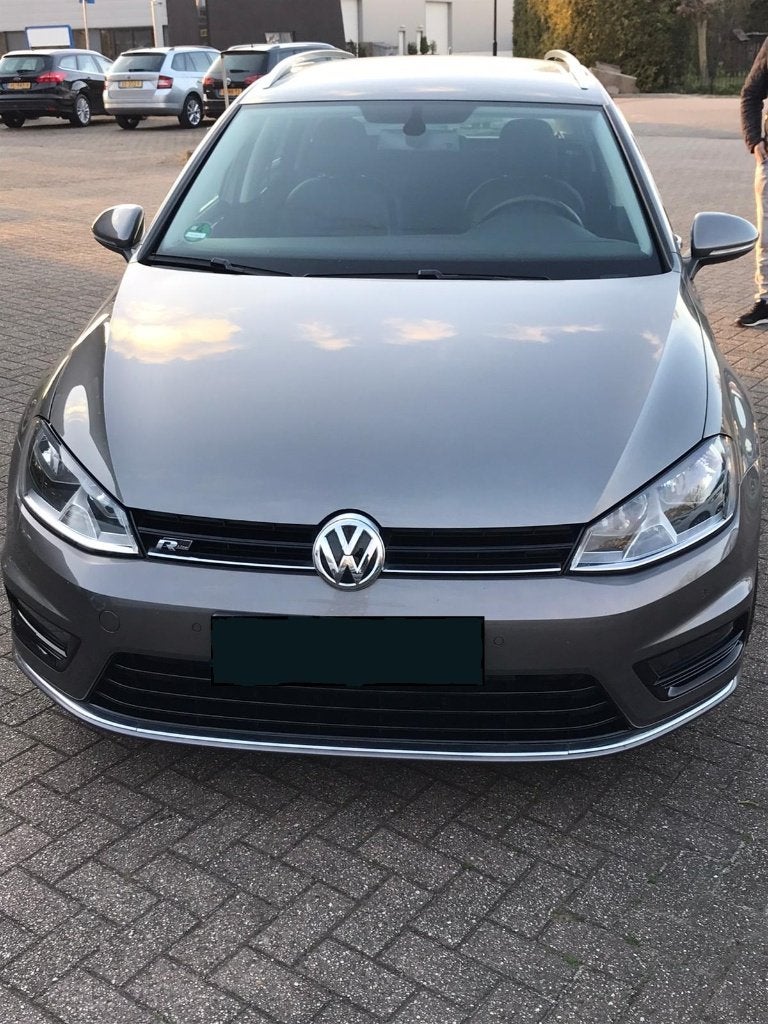 Volkswagen Golf 1.6 TDI R-Line 110PK Var. Aut7 2016 Grijs, Dealer onderhouden, 4 cilinders, 700 kg, Origineel Nederlands