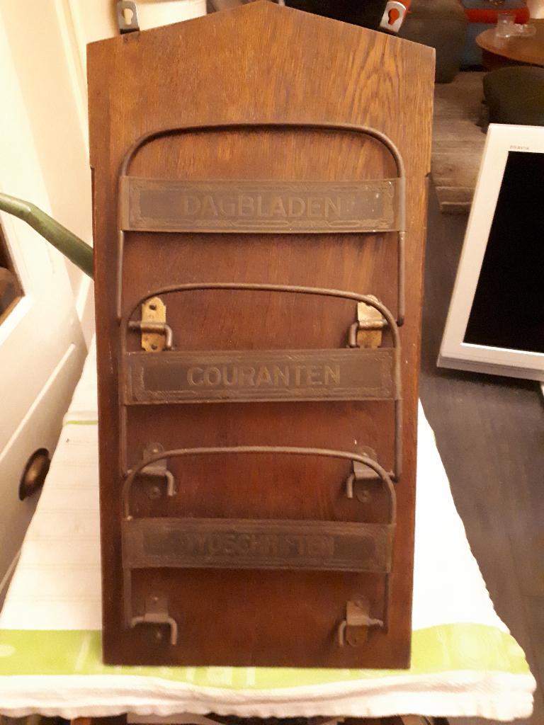Vintage Kranten en tijdschriften houder wandrek zie foto's, Ophalen, Gebruikt