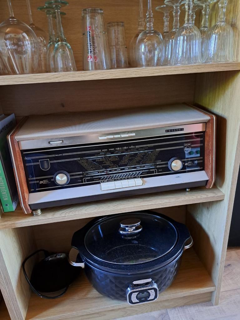 Oude  buizenradio speelt prima, mist 1 pootje, Audio, Tv en Foto, Platenspelers, Ophalen of Verzenden, Gebruikt, Overige merken