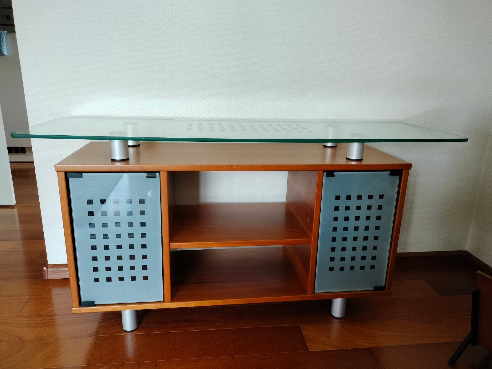TV-meubel met glazen blad en opbergruimte, Ophalen, Glas, 100 tot 150 cm, Zo goed als nieuw