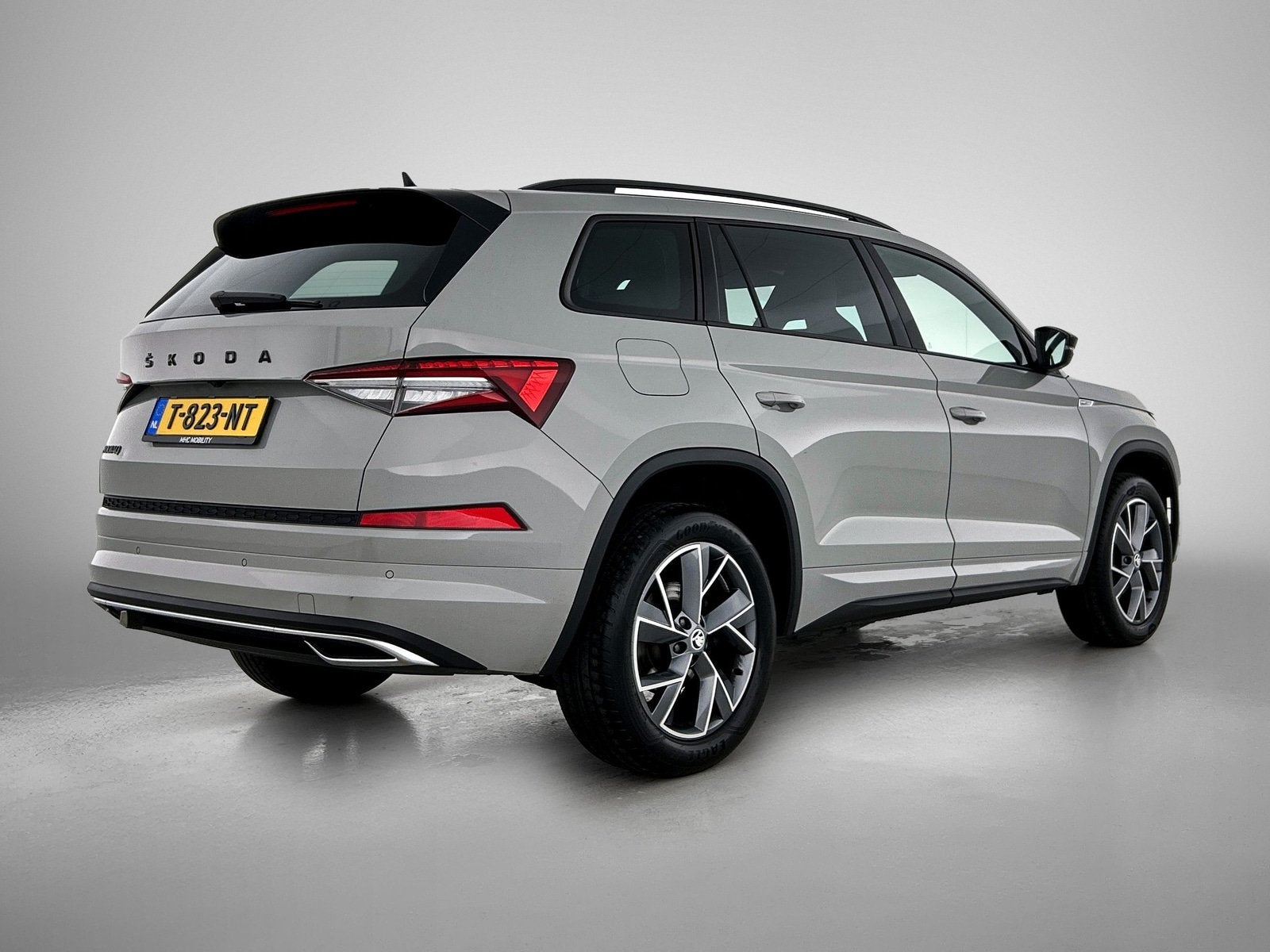 Skoda Kodiaq 1.5 TSI Sportline Business | Trekhaak | Navi |, 4 cilinders, 150 pk, Automatische klimaatregeling, Bedrijf