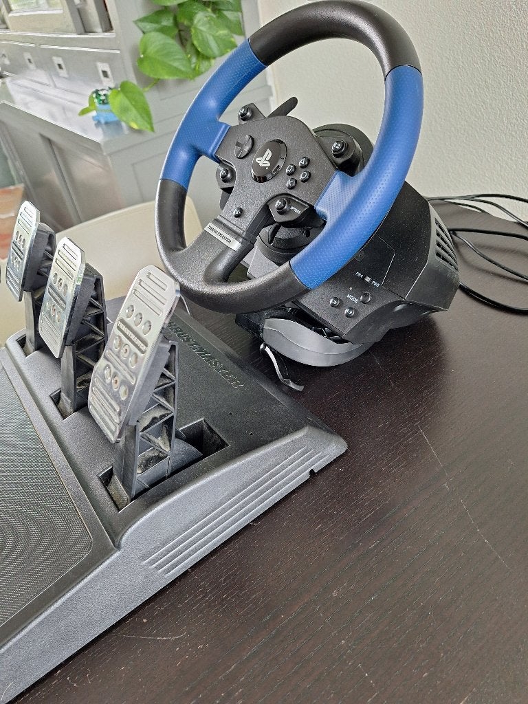 Thrustmaster T150 Pro, racestuur + 3 pedalen, PS4, PS5 en PC, Ophalen, Gebruikt, Stuur of Pedalen, PlayStation 4