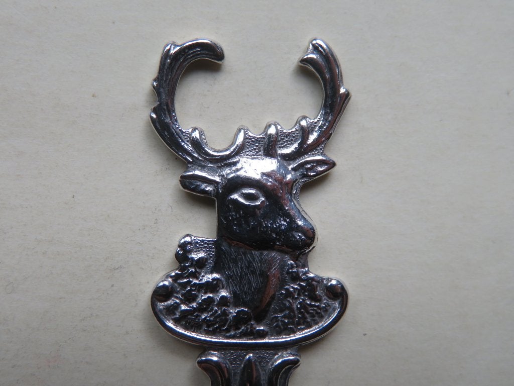 Lepeltje Berg en Bos Apeldoorn Hert / Hertenkop met gewei, Antiek en Kunst, Verzenden